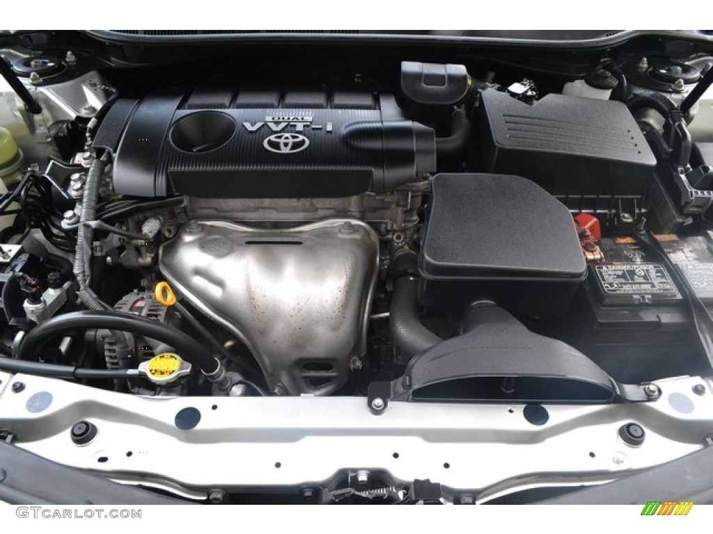 2010 Toyota Camry LE Engine Photos