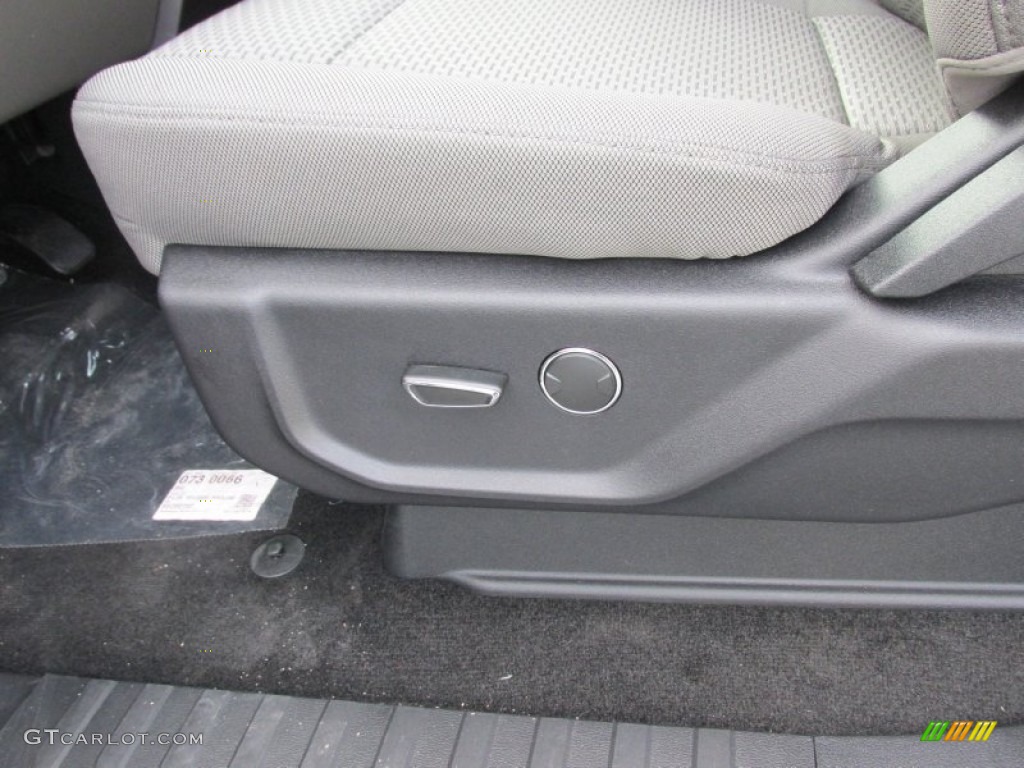 2015 F150 XLT SuperCrew - Magnetic Metallic / Medium Earth Gray photo #24