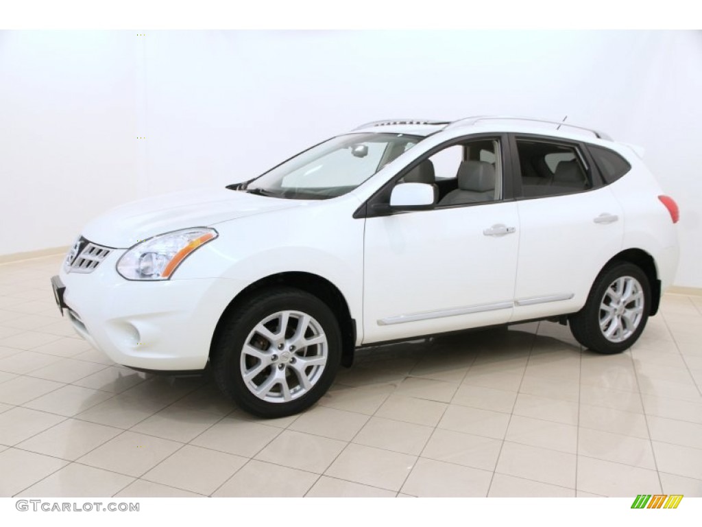 2011 Rogue SL AWD - Pearl White / Gray photo #3