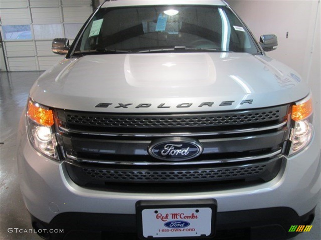 2015 Explorer XLT - Ingot Silver / Charcoal Black photo #2