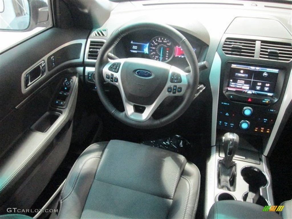 2015 Explorer XLT - Ingot Silver / Charcoal Black photo #12
