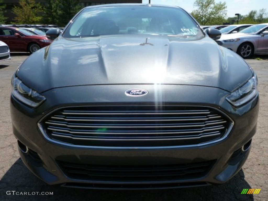 2015 Fusion SE - Magnetic Metallic / Charcoal Black photo #6