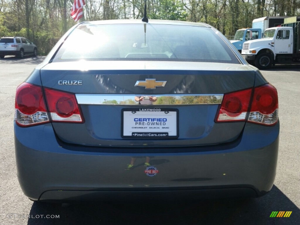 2012 Cruze LS - Blue Granite Metallic / Jet Black/Medium Titanium photo #8