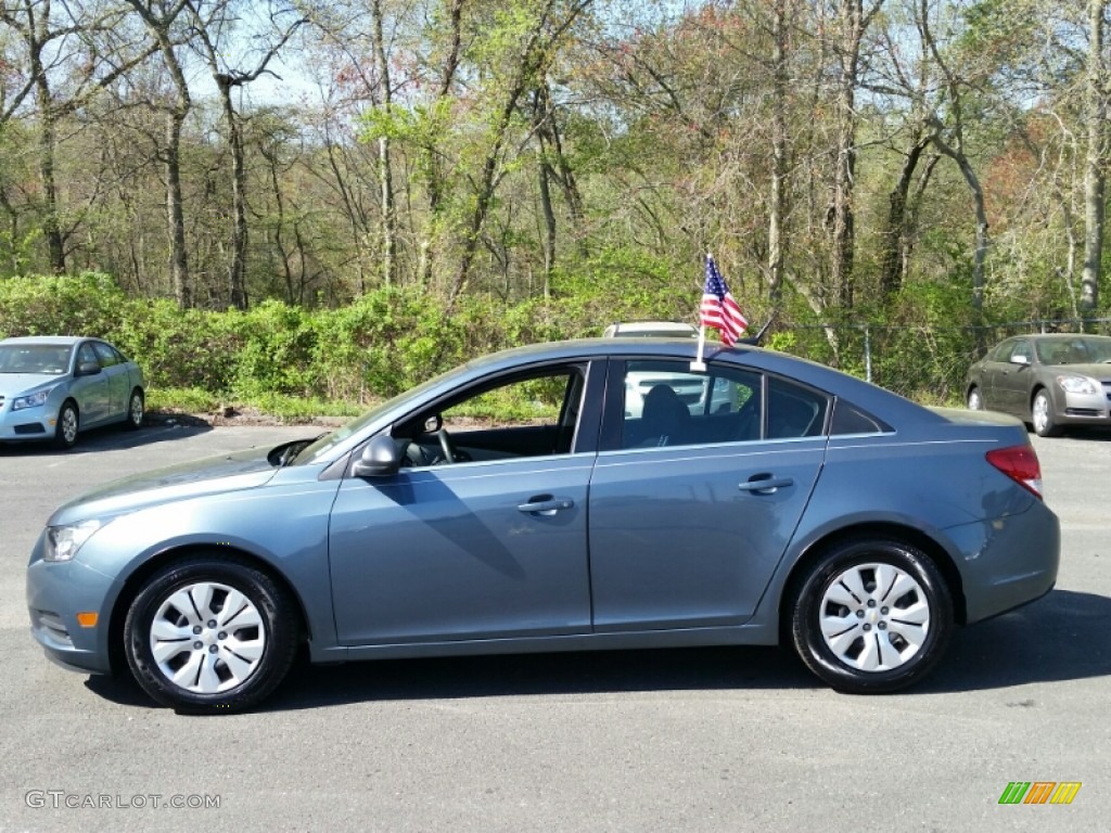 2012 Cruze LS - Blue Granite Metallic / Jet Black/Medium Titanium photo #10