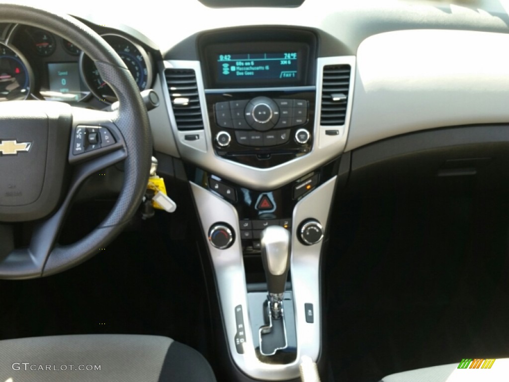 2012 Cruze LS - Blue Granite Metallic / Jet Black/Medium Titanium photo #14