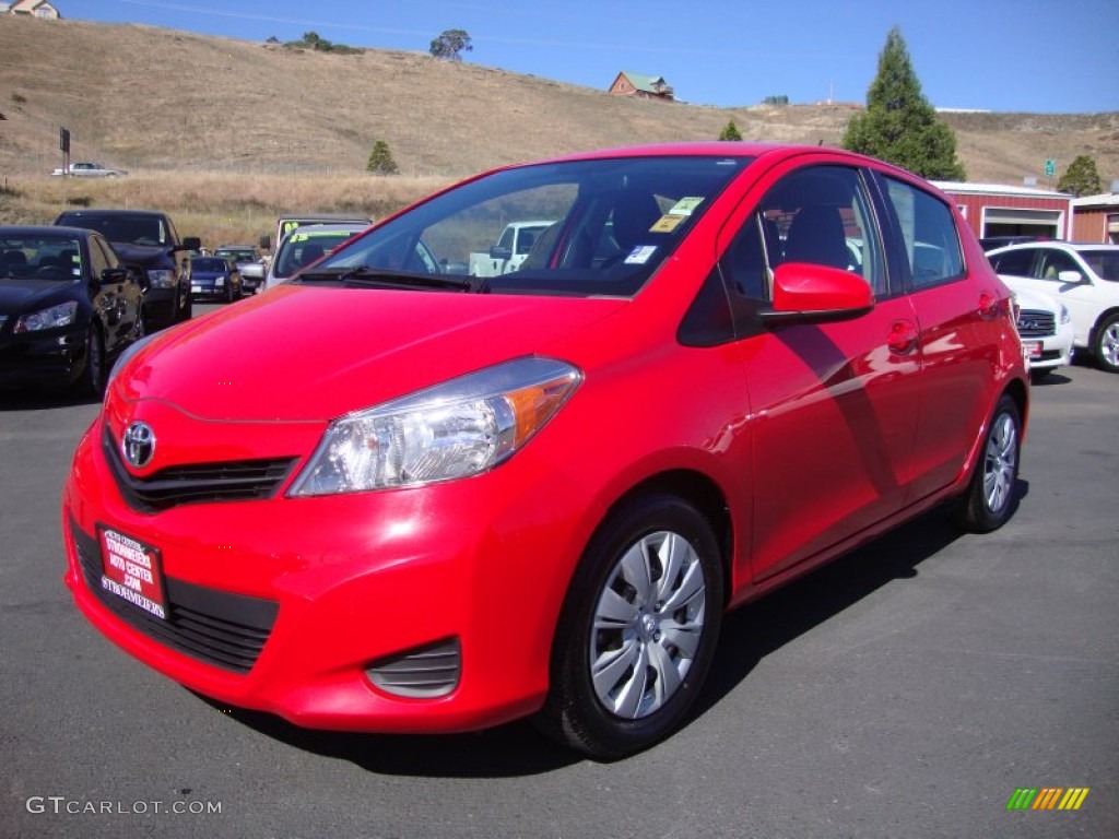 2013 Yaris L 5 Door - Absolutely Red / Ash photo #3