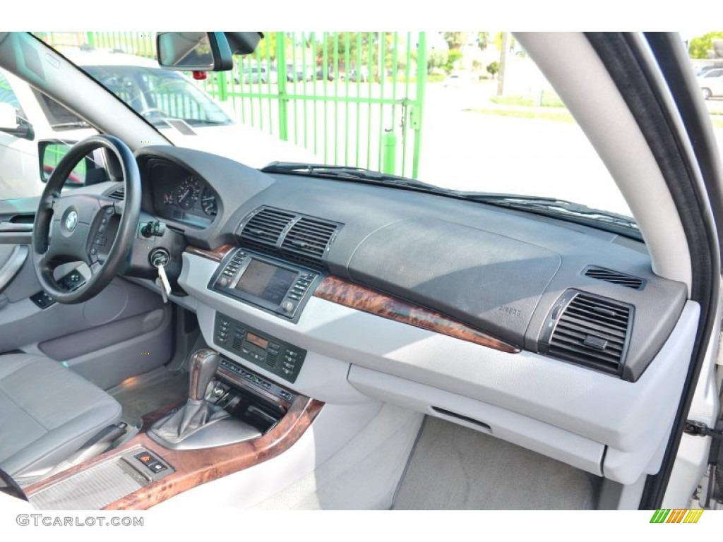 2005 BMW X5 4.4i Dashboard Photos