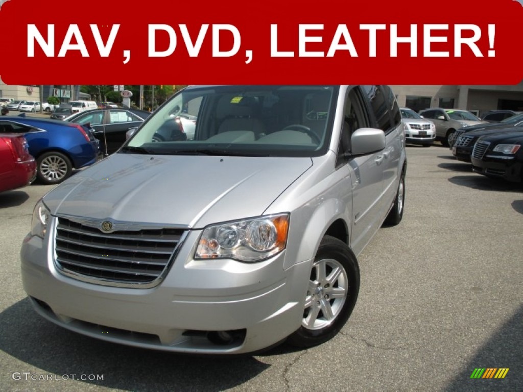 2008 Town & Country Touring - Bright Silver Metallic / Medium Pebble Beige/Cream photo #1