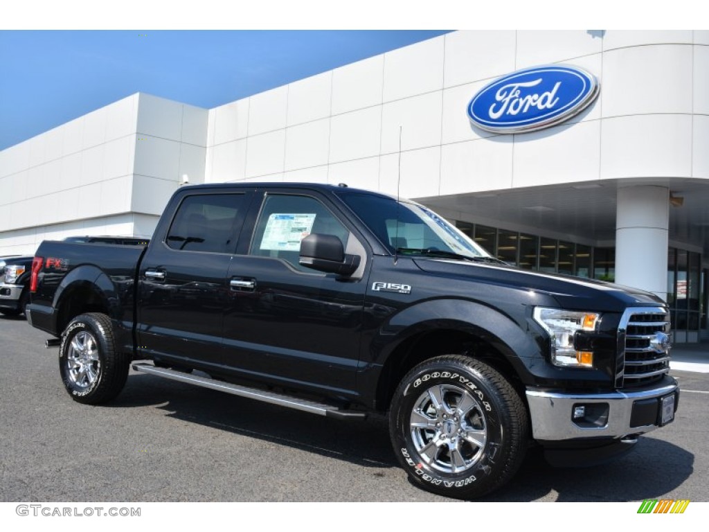 2015 F150 XLT SuperCrew 4x4 - Tuxedo Black Metallic / Medium Earth Gray photo #1
