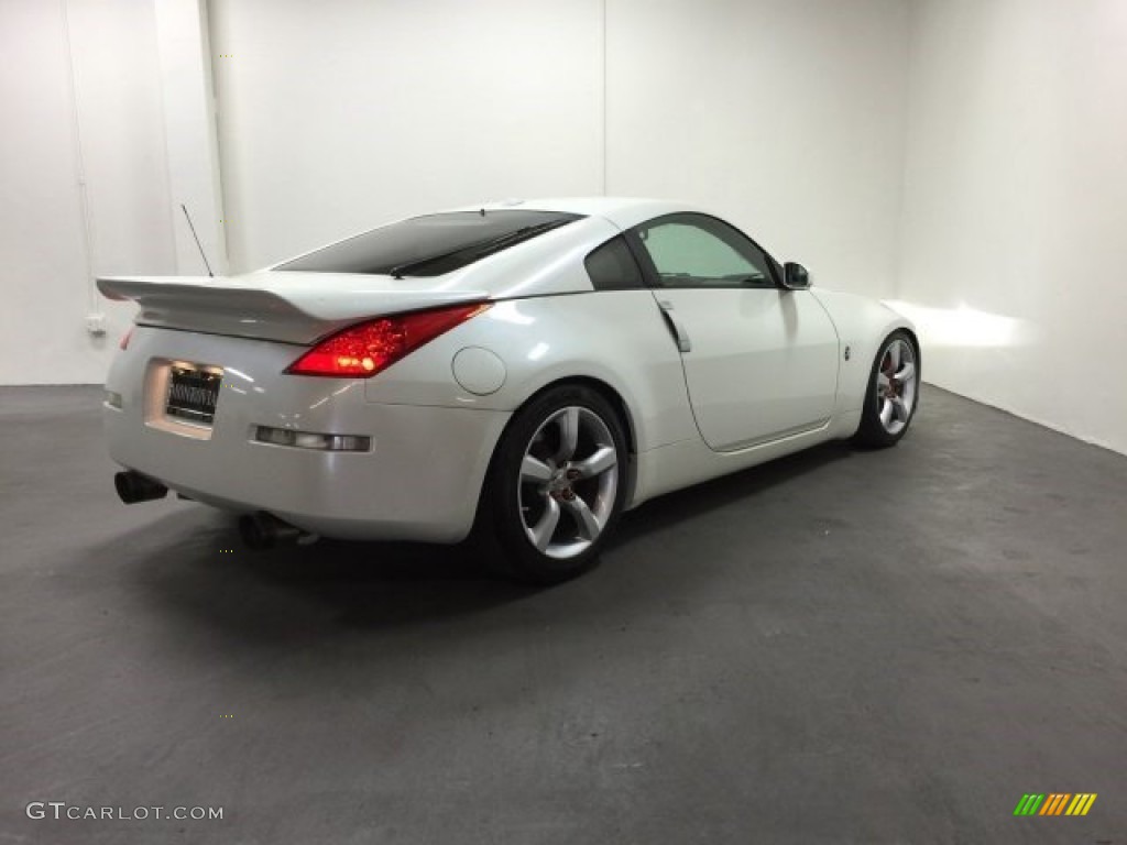 2006 350Z Touring Coupe - Pikes Peak White Pearl / Carbon Black photo #3