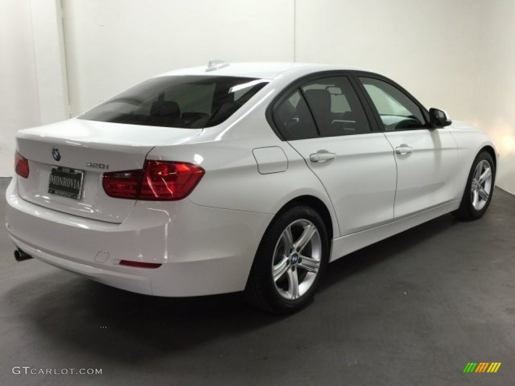 2013 3 Series 320i Sedan - Alpine White / Black photo #5
