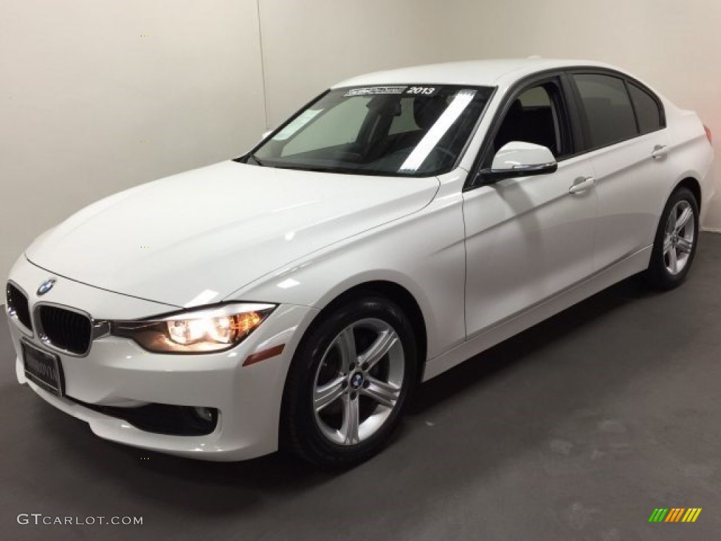 2013 3 Series 320i Sedan - Alpine White / Black photo #9