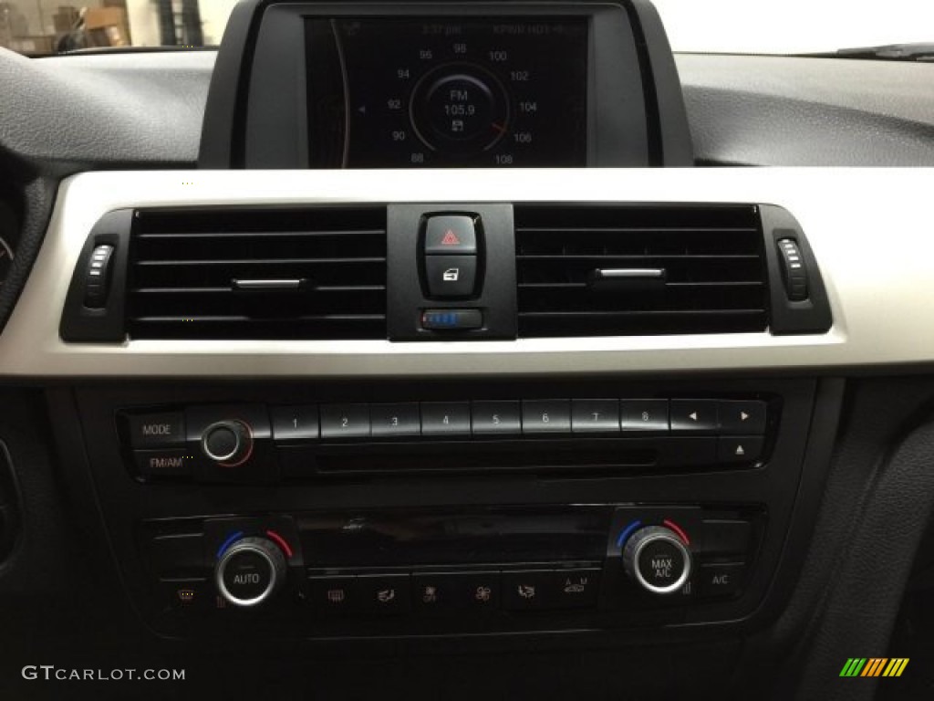 2013 3 Series 320i Sedan - Alpine White / Black photo #14