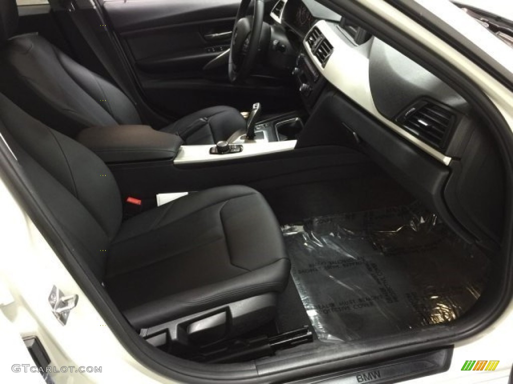 2013 3 Series 320i Sedan - Alpine White / Black photo #19