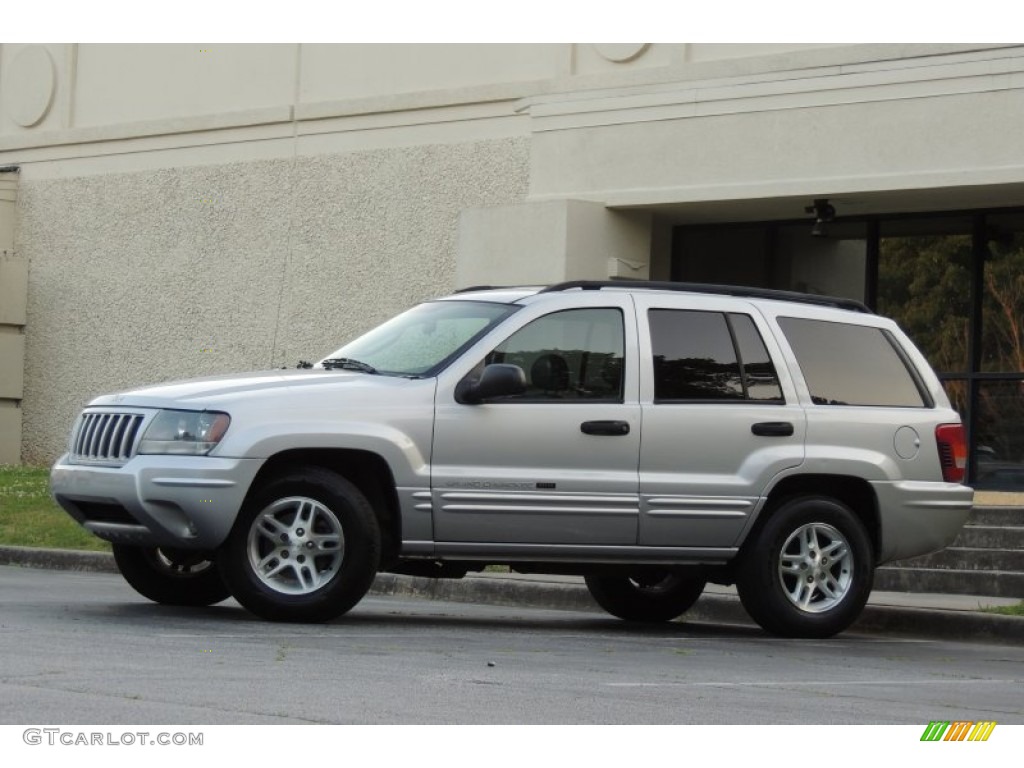 2004 Grand Cherokee Laredo - Bright Silver Metallic / Dark Slate Gray photo #3