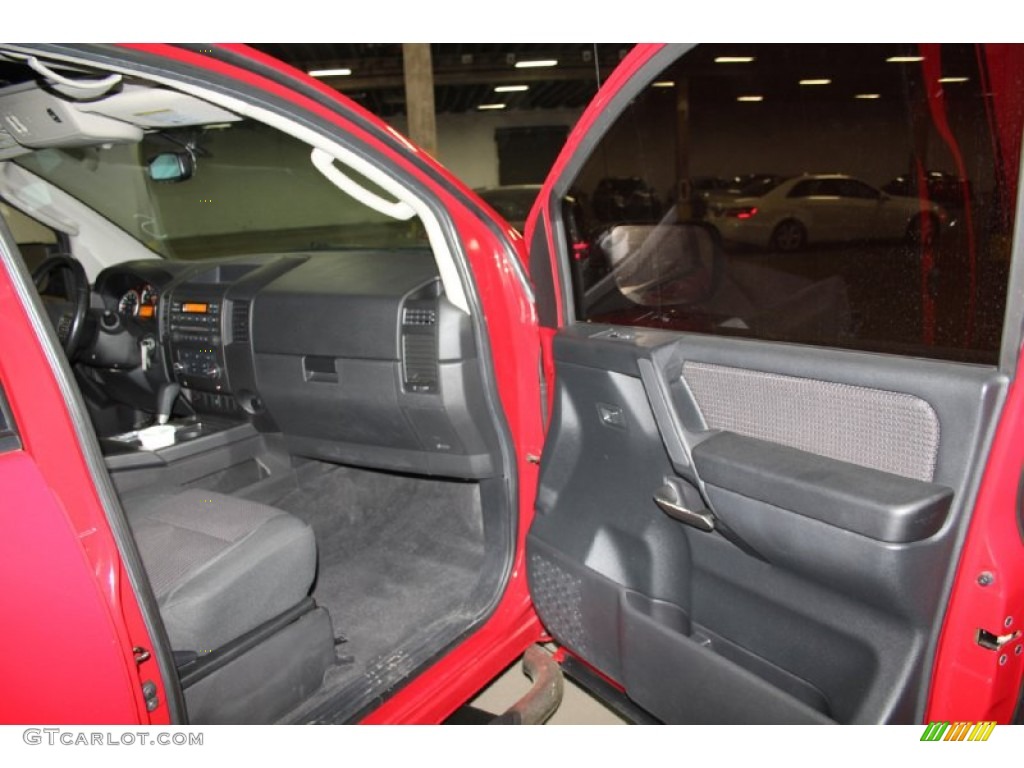 2009 Titan SE Crew Cab - Red Alert / Charcoal photo #13