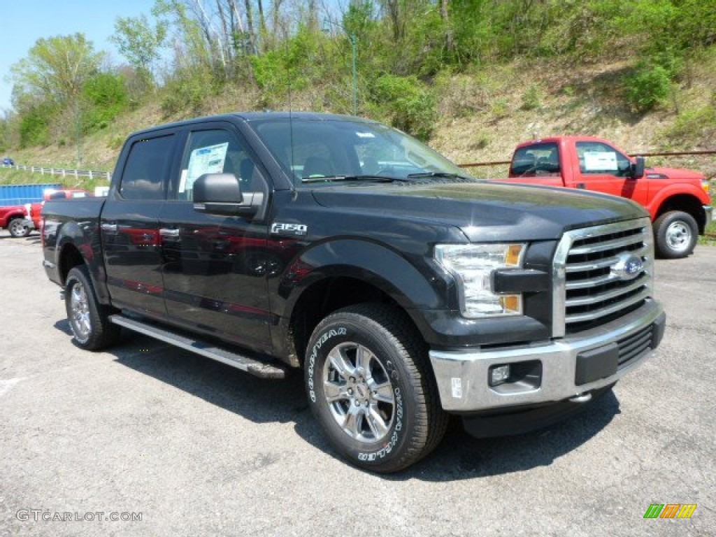 2015 F150 XLT SuperCrew 4x4 - Tuxedo Black Metallic / Medium Light Camel photo #1