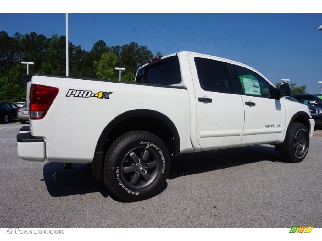 2015 Titan PRO-4X Crew Cab 4x4 - Glacier White / Charcoal photo #5