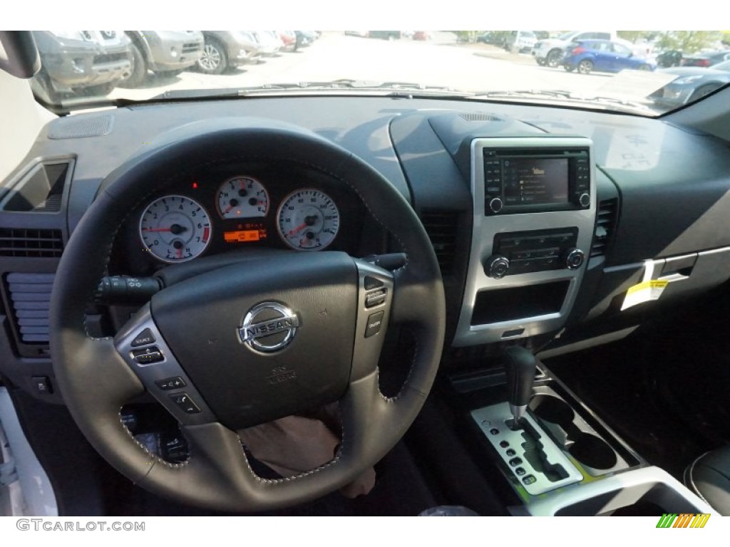 2015 Titan PRO-4X Crew Cab 4x4 - Glacier White / Charcoal photo #10