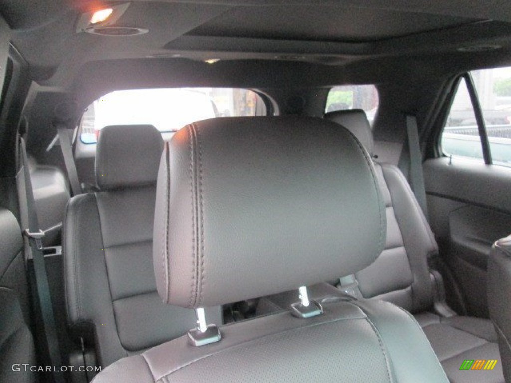 2015 Explorer Limited - Ingot Silver / Charcoal Black photo #24
