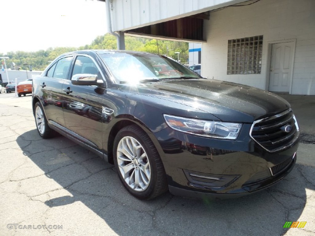 2015 Taurus Limited - Tuxedo Black Metallic / Charcoal Black photo #8