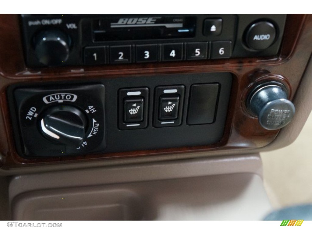 2002 Pathfinder LE 4x4 - Glacier White Pearl / Beige photo #30