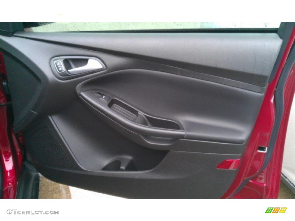 2015 Focus SE Sedan - Ruby Red Metallic / Charcoal Black photo #19