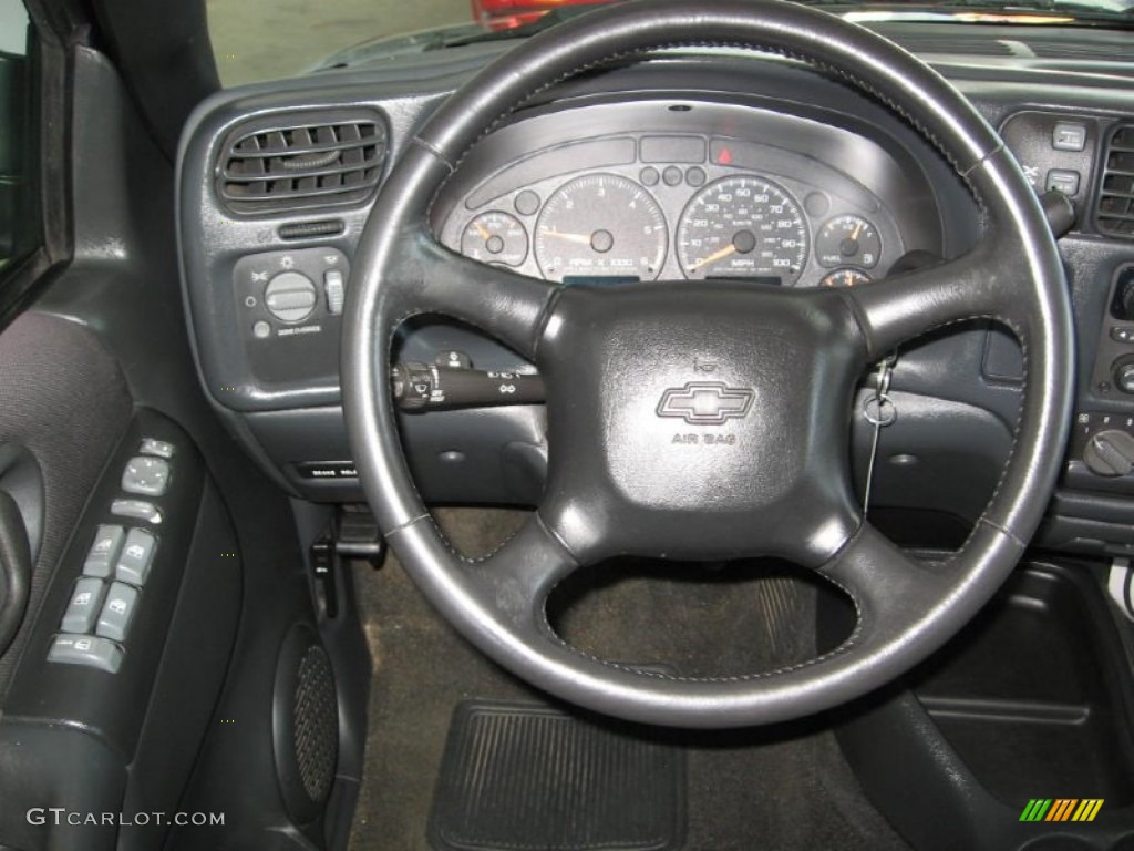 2003 S10 LS Crew Cab 4x4 - Indigo Blue Metallic / Graphite photo #4