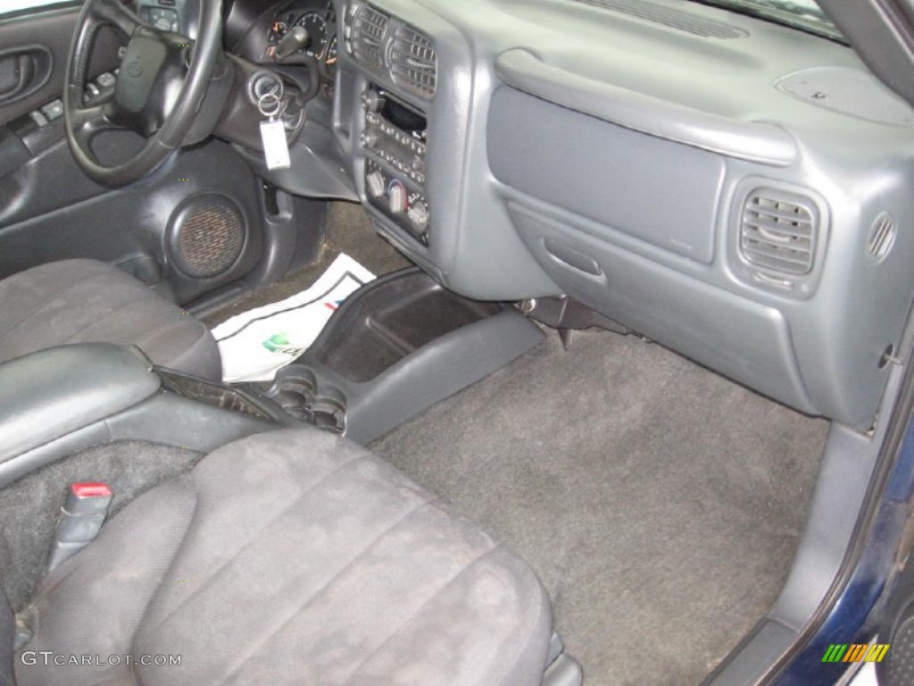 2003 S10 LS Crew Cab 4x4 - Indigo Blue Metallic / Graphite photo #12
