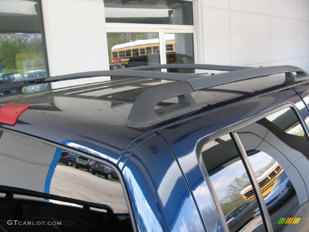 2003 S10 LS Crew Cab 4x4 - Indigo Blue Metallic / Graphite photo #24