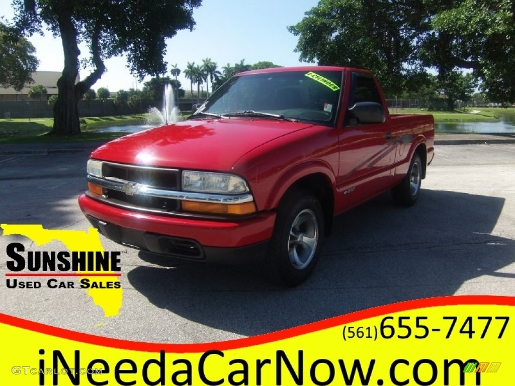 2002 S10 LS Regular Cab - Dark Cherry Red Metallic / Medium Gray photo #1