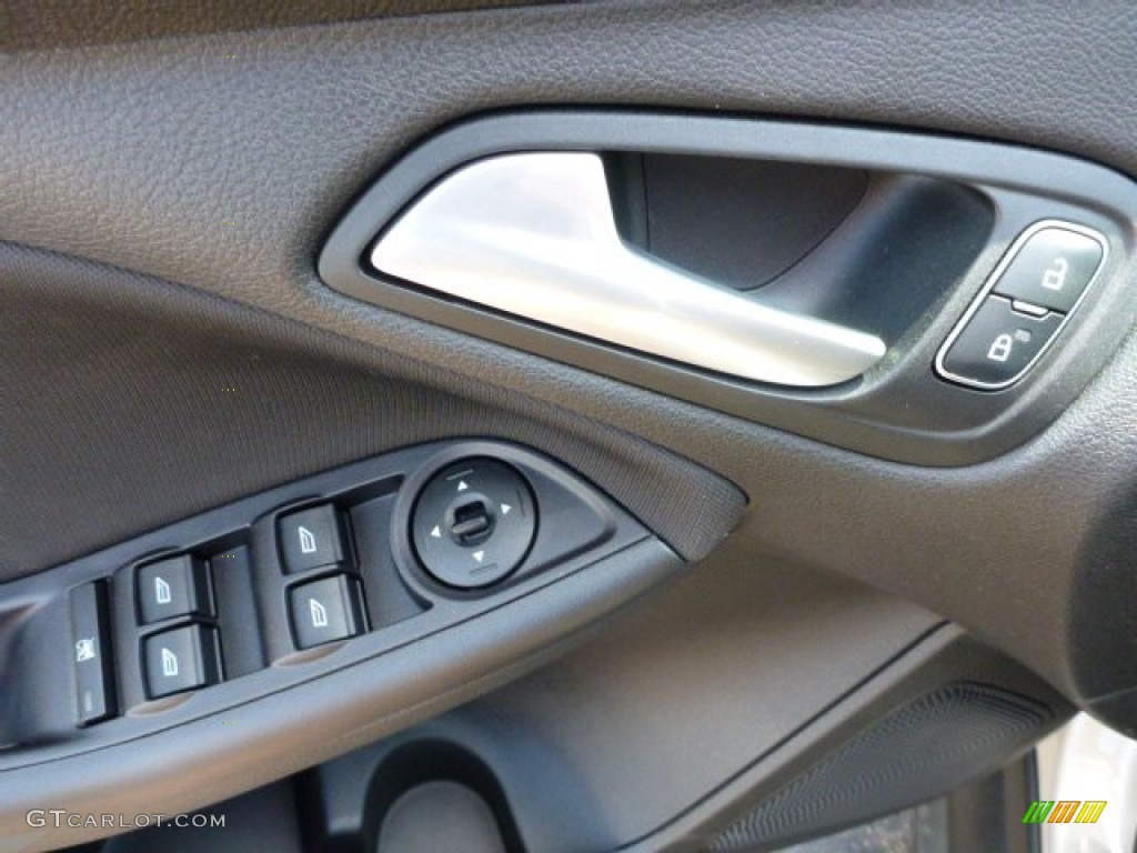 2015 Focus SE Hatchback - Tectonic Metallic / Charcoal Black photo #11