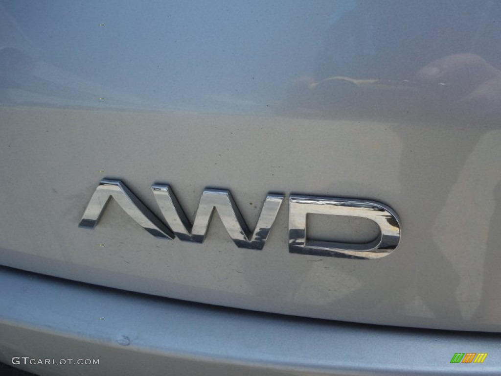 2009 Outlook XR AWD - Quicksilver / Black photo #10