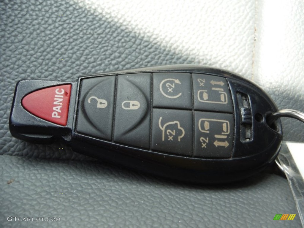 2008 Town & Country Touring - Deep Crimson Crystal Pearlcoat / Medium Slate Gray/Light Shale photo #23