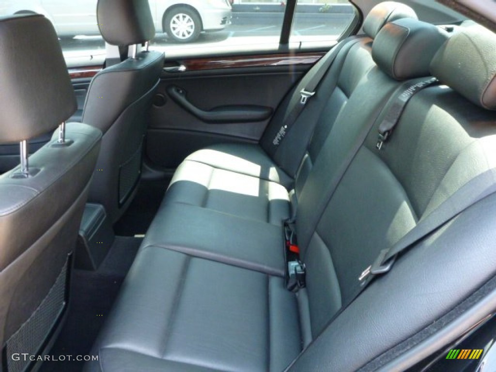 2005 3 Series 325xi Sedan - Jet Black / Black photo #11