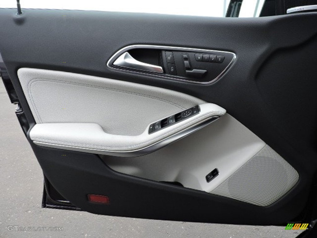 2015 Mercedes-Benz CLA 250 4Matic Door Panel Photos