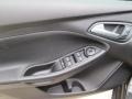 Magnetic Metallic - Focus SE Sedan Photo No. 15