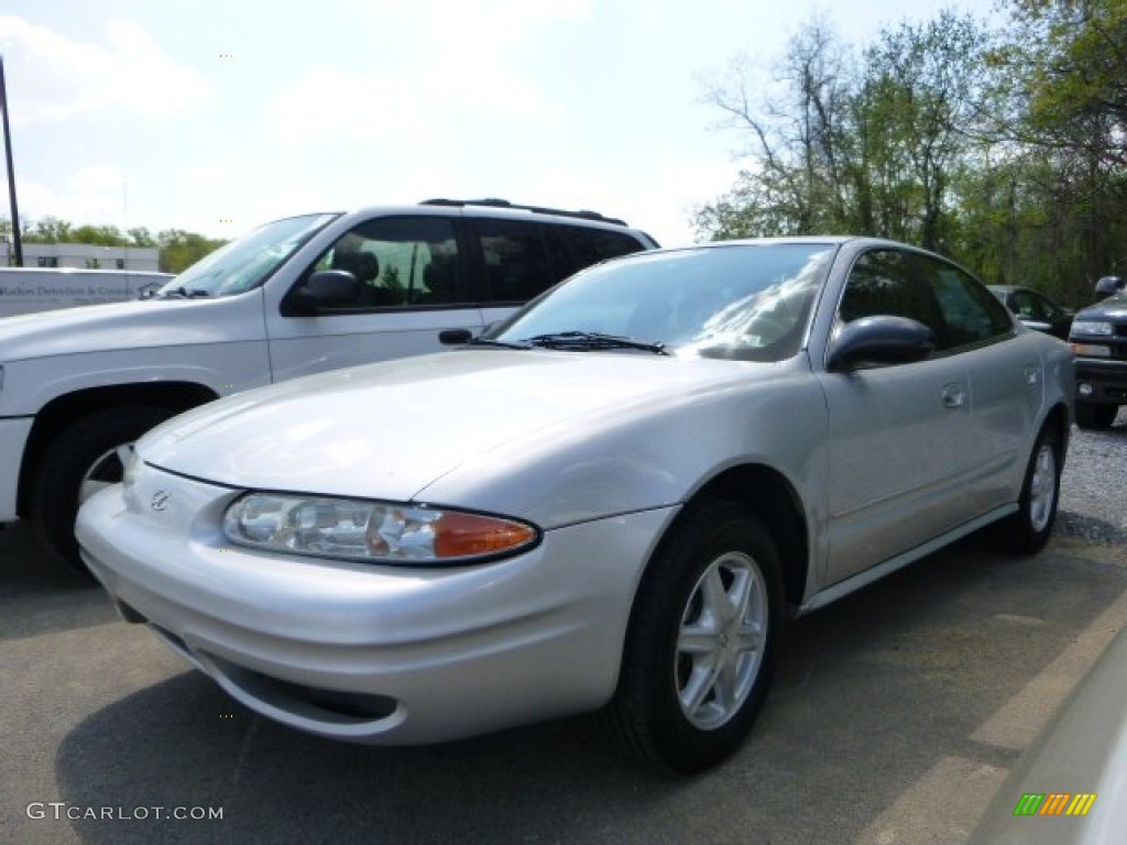 2004 Alero GL1 Sedan - Sterling Silver Metallic / Pewter photo #1