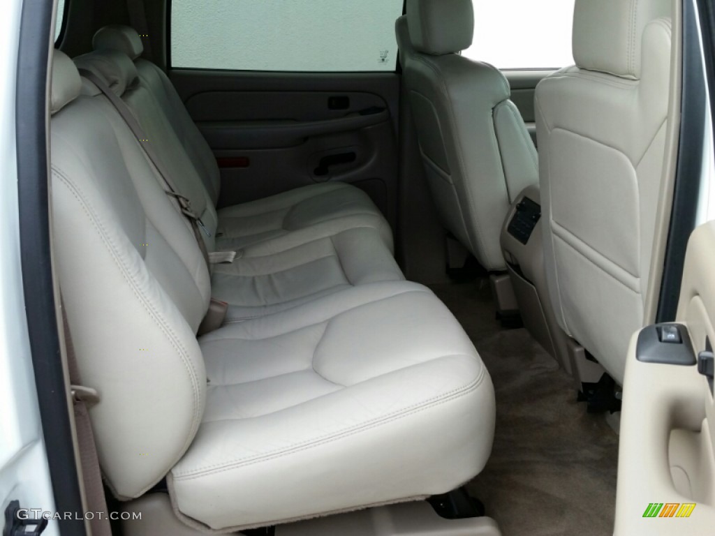 2004 Suburban 1500 LT 4x4 - Summit White / Tan/Neutral photo #14