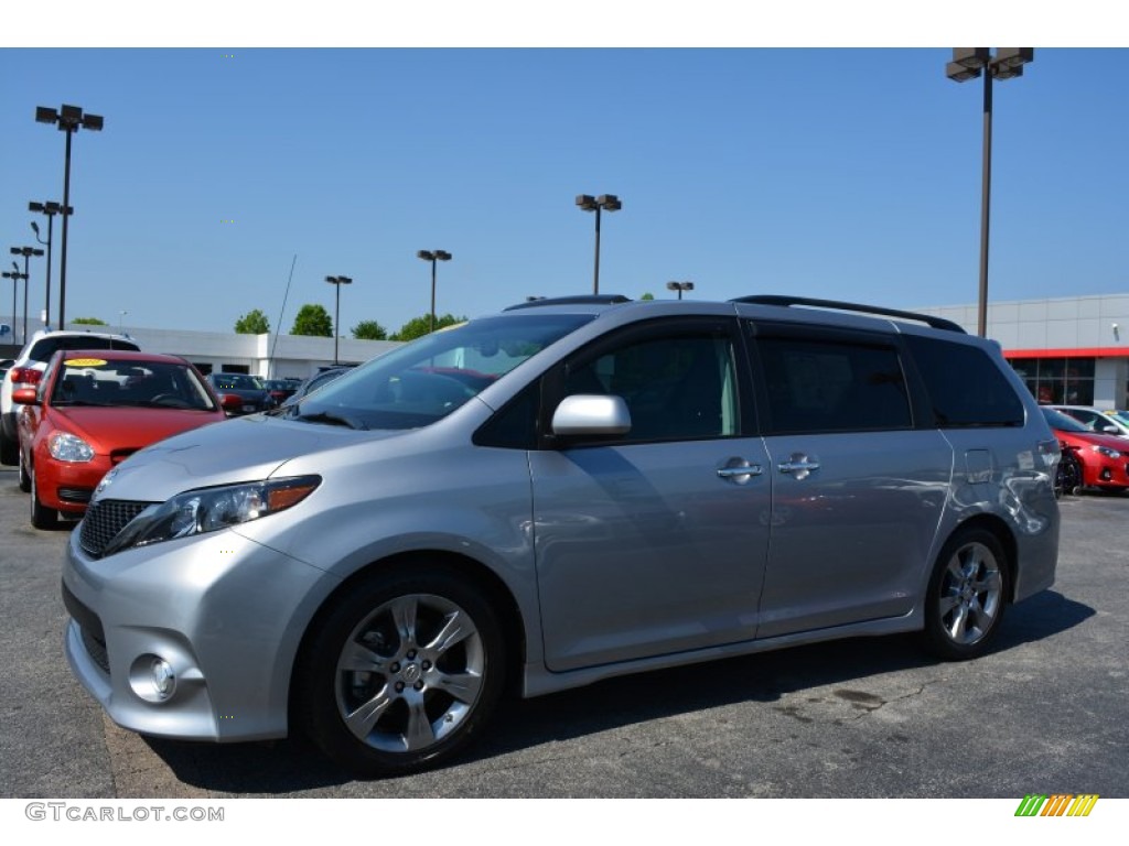 2013 Toyota Sienna SE Exterior Photos