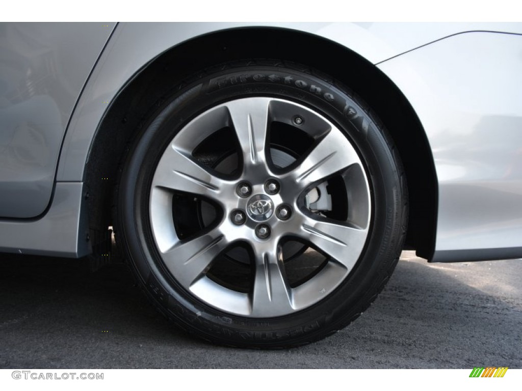 2013 Toyota Sienna SE Wheel Photos