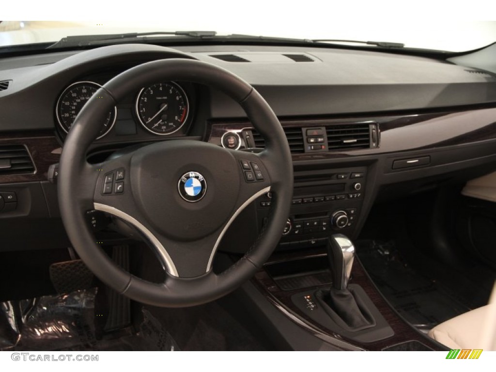 2012 BMW 3 Series 328i xDrive Coupe Oyster/Black Dashboard Photo #103867204