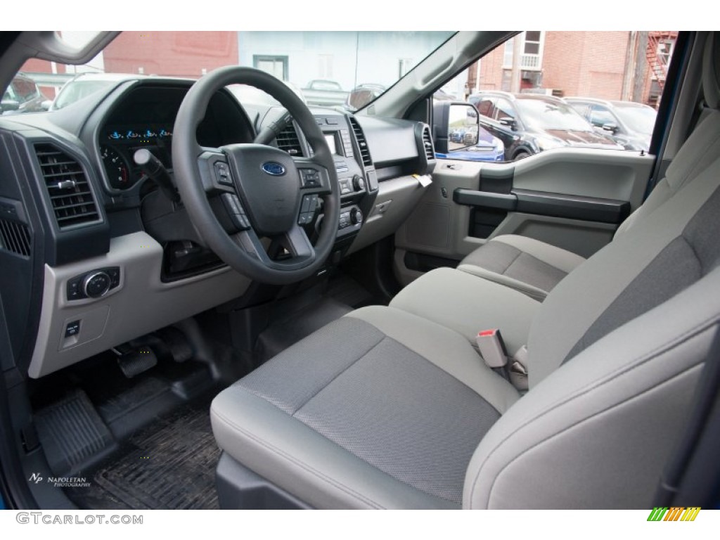 Medium Earth Gray Interior 2015 Ford F150 XL Regular Cab 4x4 Photo #103870215