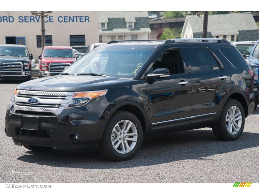 2015 Explorer XLT 4WD - Tuxedo Black / Charcoal Black photo #1