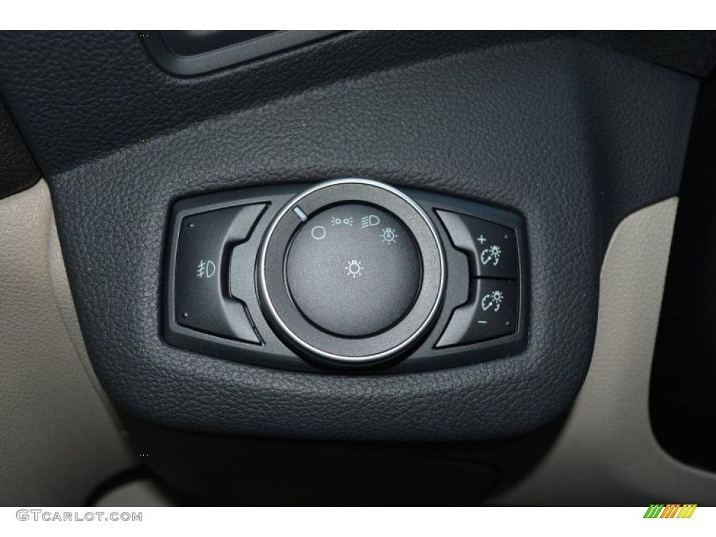 2015 Ford C-Max Hybrid SEL Controls Photo #103874682