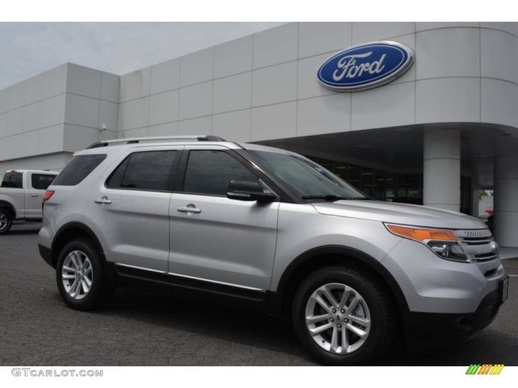 2015 Explorer XLT - Ingot Silver / Charcoal Black photo #1