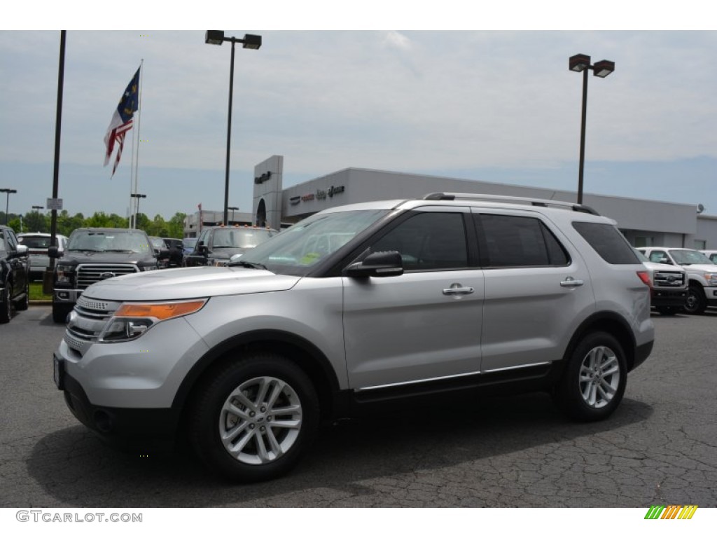 2015 Explorer XLT - Ingot Silver / Charcoal Black photo #3