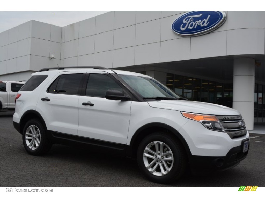 2015 Explorer FWD - Oxford White / Medium Light Stone photo #1