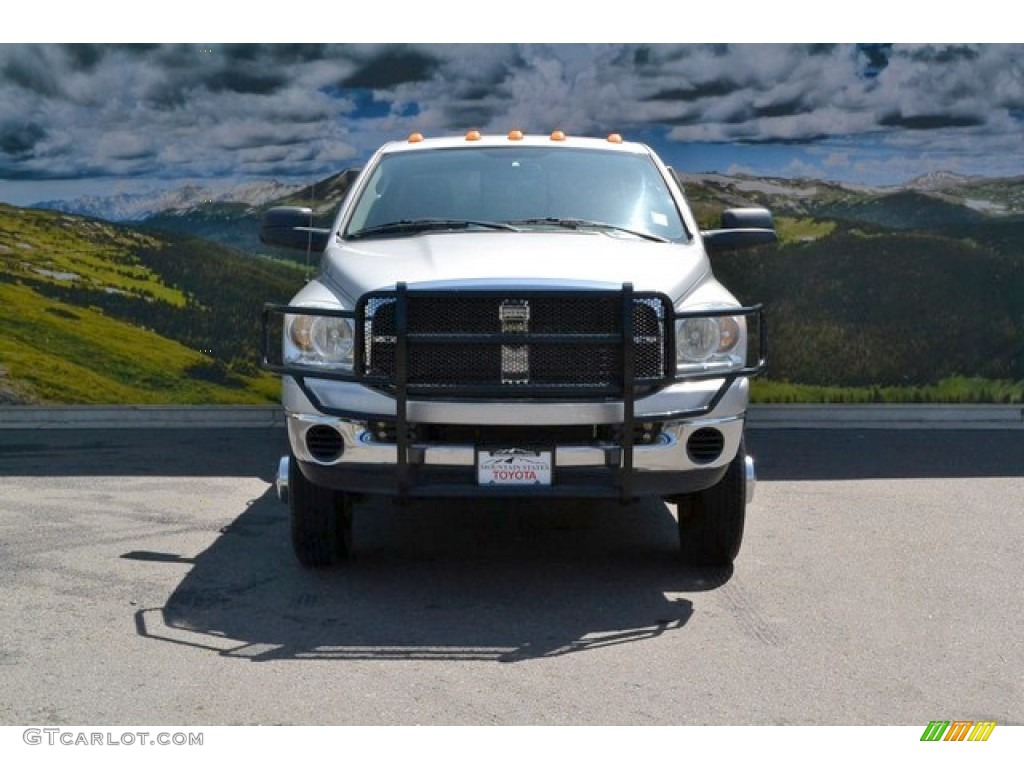 2008 Ram 3500 SLT Quad Cab 4x4 Dually - Bright Silver Metallic / Medium Slate Gray photo #4