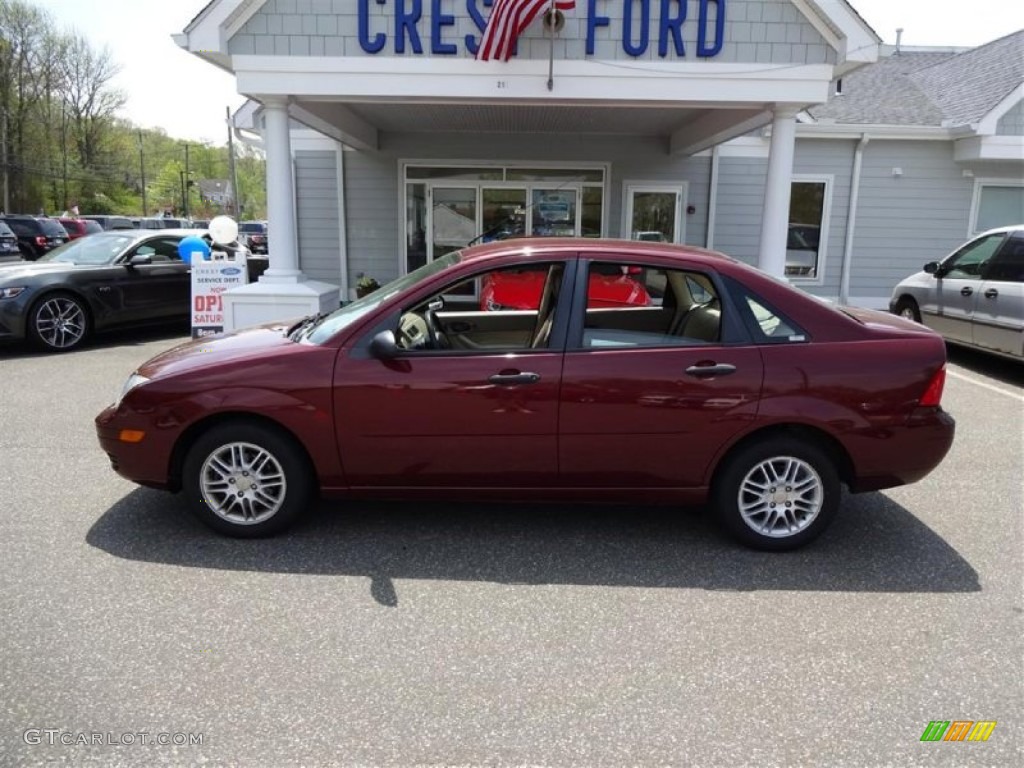 2007 Focus ZX4 SE Sedan - Dark Toreador Red Metallic / Dark Pebble/Light Pebble photo #4